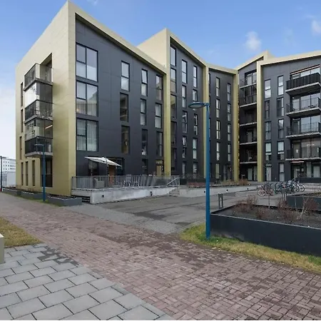 Premium Queen Downtown Apartment
